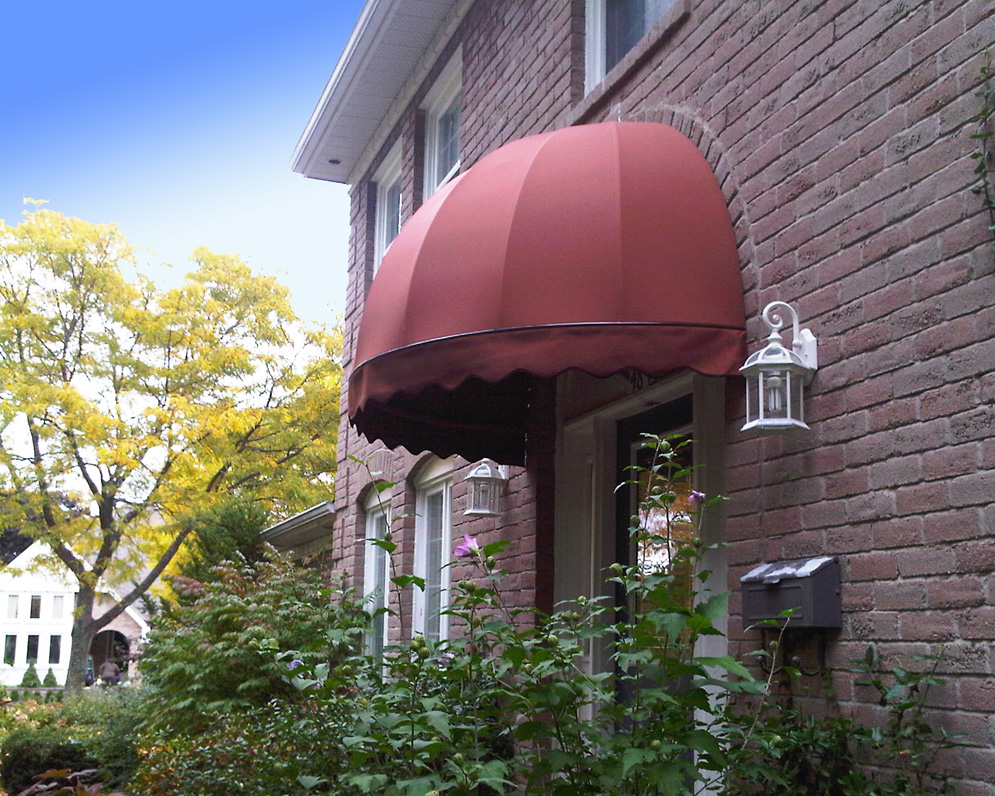 Корзинная маркиза навес. Маркиза ковшевая. Круглый навес. Козырек маркиза. Маркиза корзинная купольная уличная.